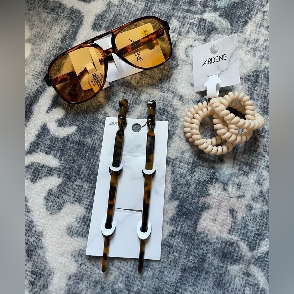 ARDENE 3 pack sunglasses and hair accessories
